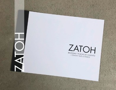 Folleto díptico ZATOH Tamaño A4